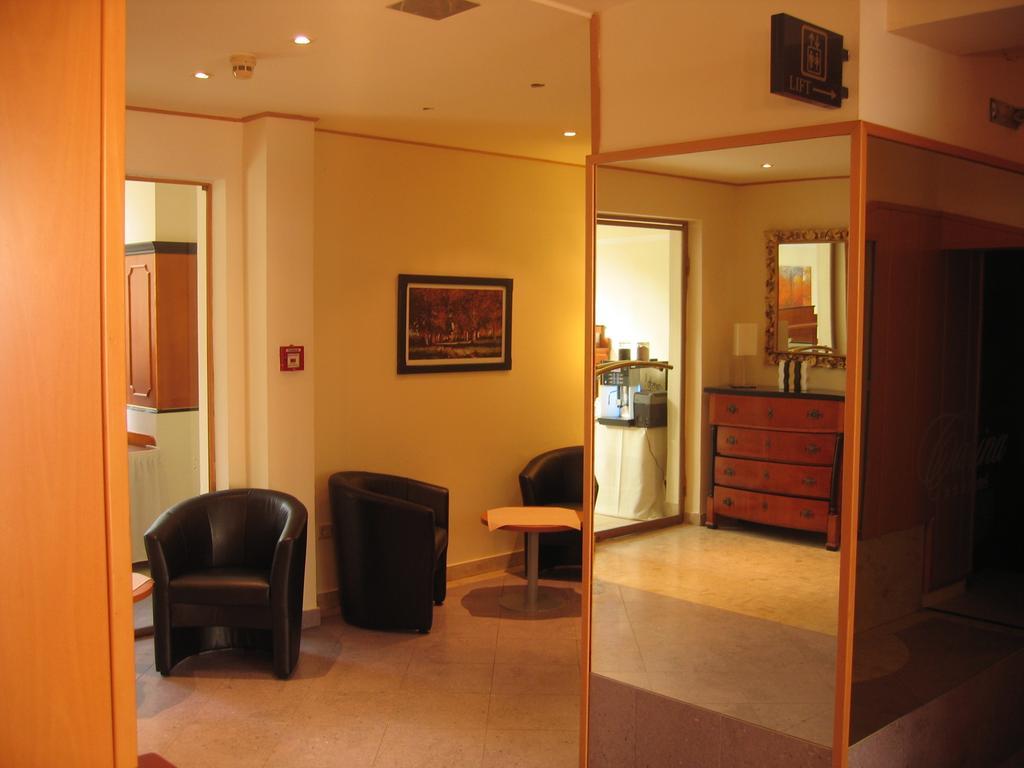Hotel Carina Viyana Dış mekan fotoğraf